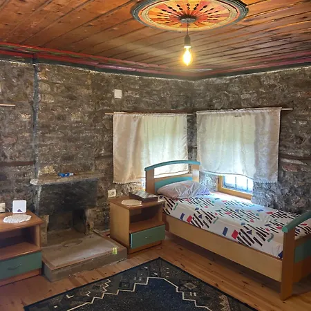 Jani Stone House Fireplace Near Quiet Nature 게스트하우스